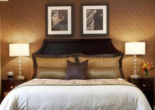 The Clarke Hotel Waukesha Rom bilde